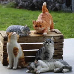 Deko-Katze, Polyresin, rot/weiß